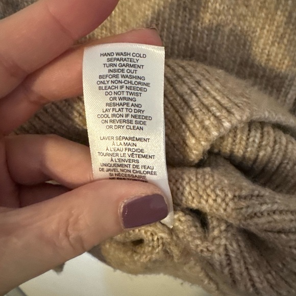 Elie Tahari Taupe V-Neck Sweater size small - Picture 4 of 6